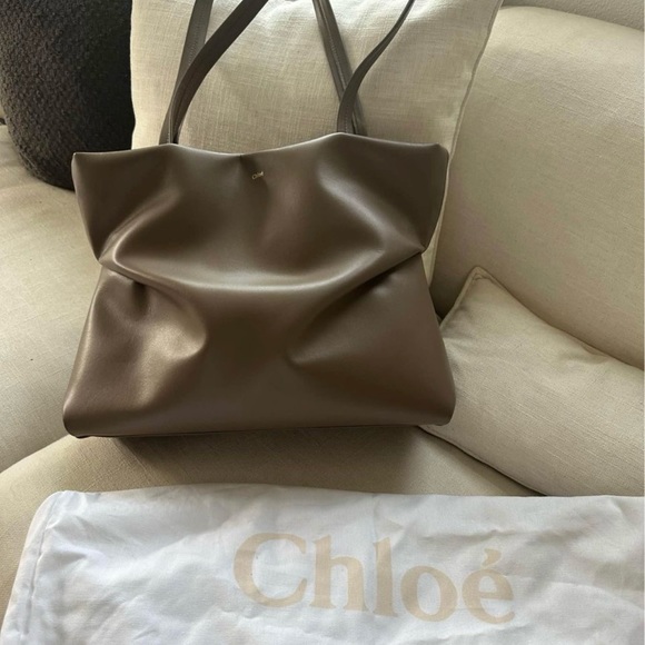 Chloe - Picture 6 of 9